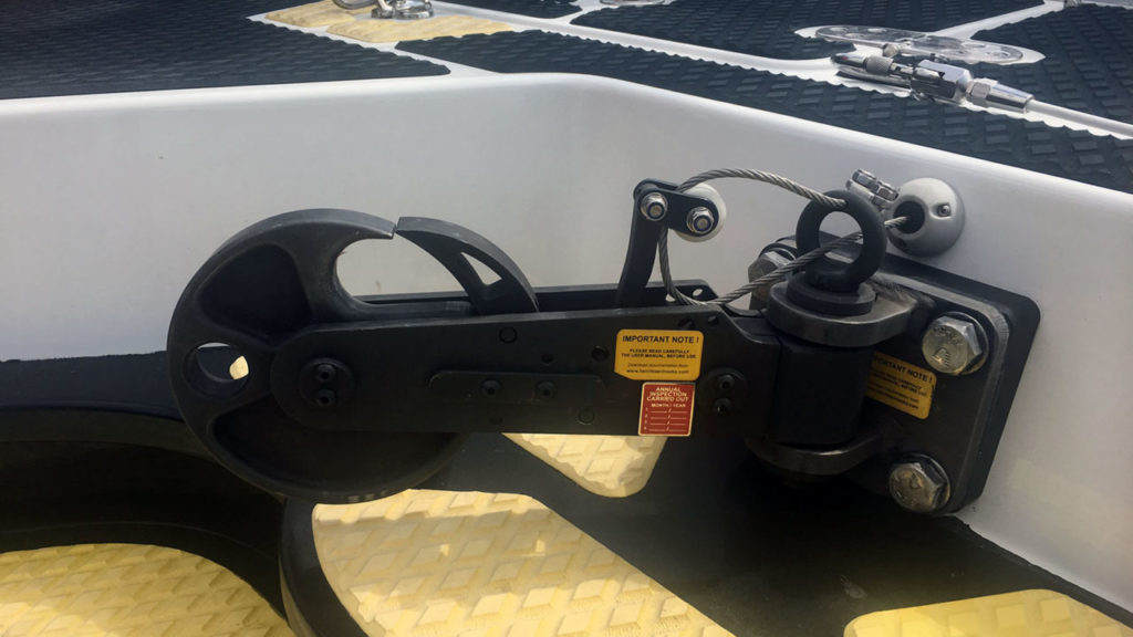 SEA RESQ Underwater acoustic release hooks H. Henriksen